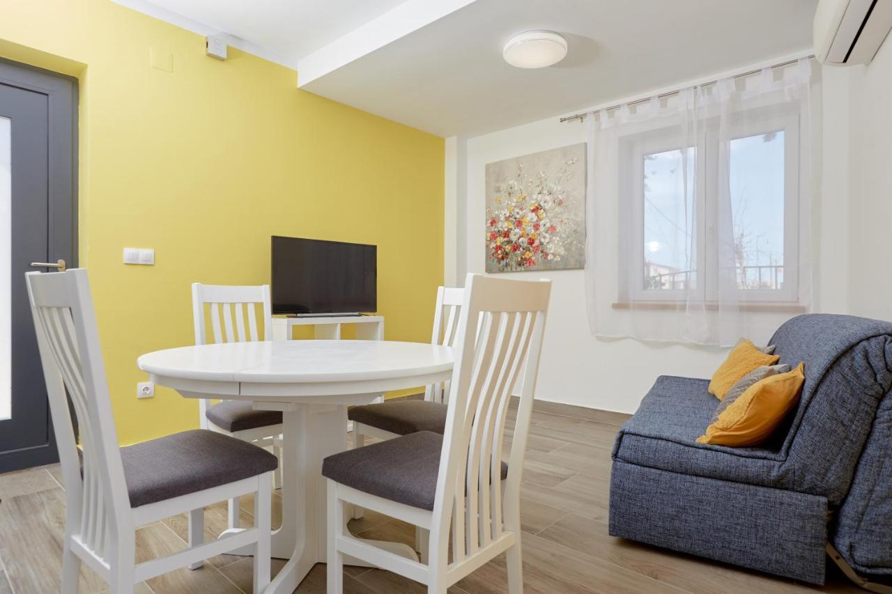 Apartments Nika ตูรันญ์ ภายนอก รูปภาพ