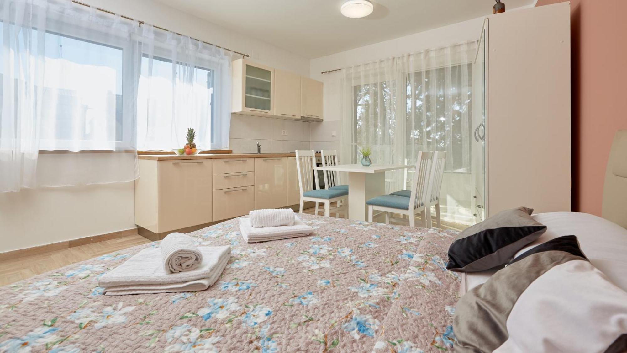 Apartments Nika ตูรันญ์ ห้อง รูปภาพ